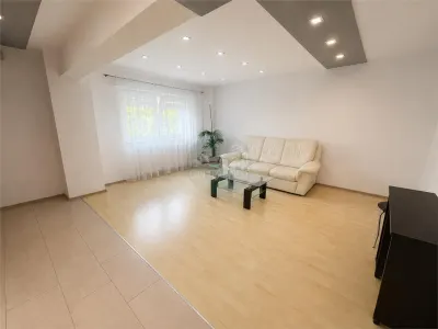 Apartament 3 camere 2 balcoane etaj 1 - zona Centrala - Sibiu