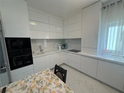 Apartament de LUX cu 4 camere 2 bai si 2 parcari in Cartier Deventer - foto 9