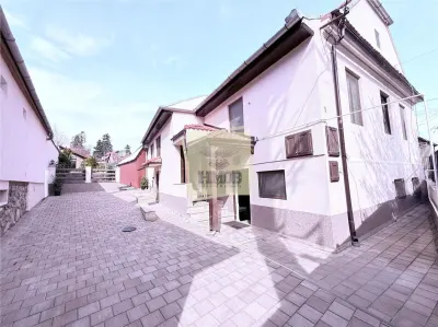 Casa ultracentrala complet renovata 6 camere 3 bai Cisnadioara - foto 2