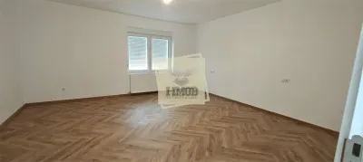 Casa cu 3 camere si 454 mp teren in zona Calea Poplacii - foto 2
