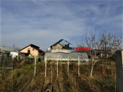 1,4 km de Oras! Vanzare Vila P+E+M in Targoviste - Exterior nord - foto 5