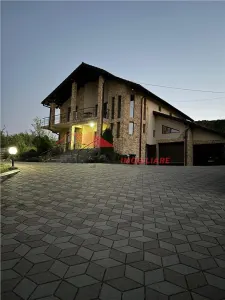 Vila + 80 ari teren, langa Dej - Nima
