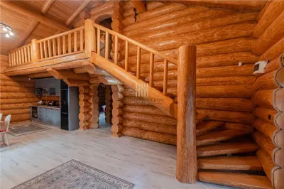 Cabană din Bușteni de Vânzare în Bucovina | Mălini | La Munte | 180 mp | Teren 1.200 mp | 4 Dormitoare cu Băi Proprii | Comision 0% - foto 18