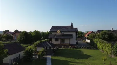 Casă de Lux de Vânzare în Suceava | 1.800 mp Teren | 4 Dormitoare | 4 Băi | Garaj | Fitness | Panouri Solare | Comision 0% - foto 15