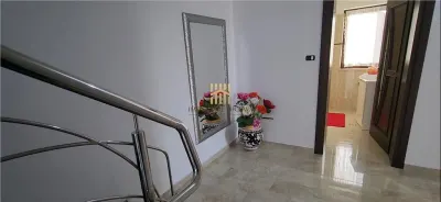 Casă de Lux de Vânzare în Suceava | 1.800 mp Teren | 4 Dormitoare | 4 Băi | Garaj | Fitness | Panouri Solare | Comision 0% - foto 7