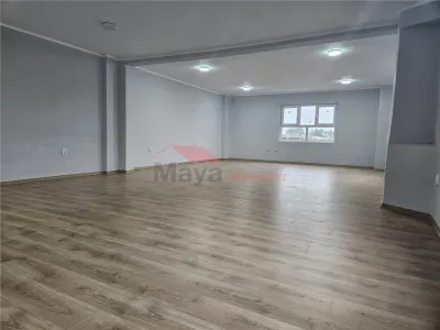 Spatiu comercial, zona Decebal - foto 4