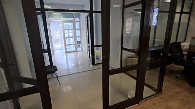 Spațiu de Birouri / Comercial 180 MP | Zona Metro Suceava | Parter Înalt | 4 Birouri | 395.000 Euro - foto 6