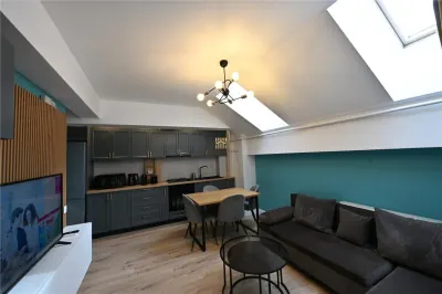 Apartament Modern 2 camere cu loc Parcare Suceava De Inchiriat - foto 2