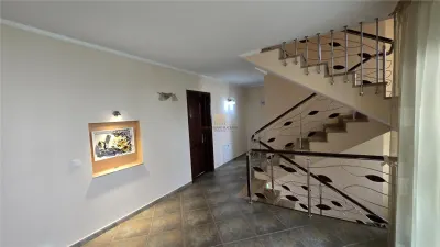 Casă de Lux în Suceava | 5 Dormitoare | 6 Băi | Wellness | 2 Garaje - foto 10