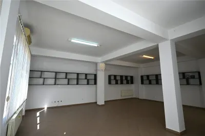 Spatiu birouri 82 mp De inchiriat  Suceava  Cartier Obcini 07257817187 - foto 6