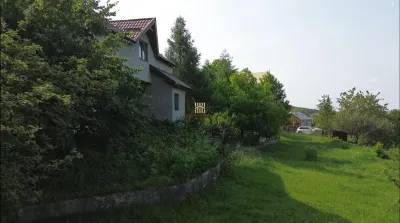 Teren 4800 mp cu Livada si Casa Nefinalizata - Adancata! - foto 10