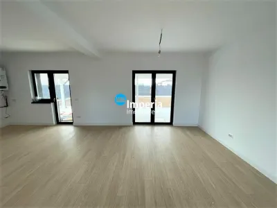 Vila P+E, 4 cam, 480 teren , asfalt, Horpaz com Miroslava - foto 4