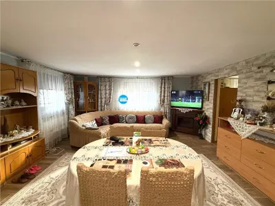 Vila 5 cam, Garaj, 450 teren, asfalt, Omenia Valea Adanca Iasi - foto 2