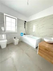 Vila moderna, 4 cam, 2 bai , 450 teren, priveliste, Valea Adanca Iasi - foto 4