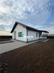 Casa 3 cam, 2 bai, Beci, canalizare, Ciurbesti Miroslava - Ciurbesti