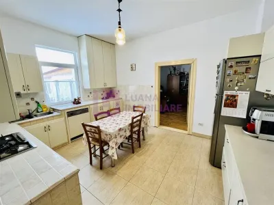 Casa in Sibiu - cartier Lazaret - teren 900 mp, cu pivnita si pod - foto 2