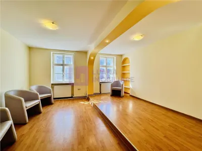 Spatiu de birouri | Central - Piata Cibin | 150 mp | curte | COMISION 0 | video - foto 2