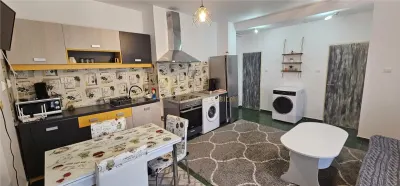 CASA 5 CAMERE 120 MP  ZONA UMF  CURTE 95 MP - Cluj-Napoca