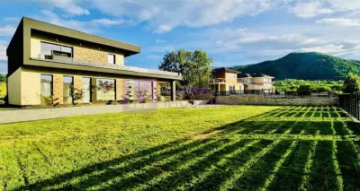 Vila individuala de lux | mobilata | NOUA | teren 1190 mp | piscina si garaj - foto 3