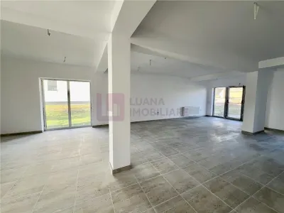 Spatiu comercial zona Vest | la strada | 2 parcari | 111 mp - foto 2