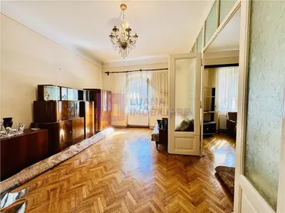 Apartament 2 camere de vanzare | Centrul Istoric Catedrala | etaj 1 | pivnita - Sibiu