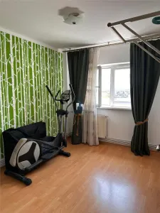 Apartament 4 camere Semidecomandat Metrou Brancoveanu - foto 1