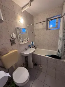 Apartament 2 camere cf 2 Semidecomandat Resita - foto 5