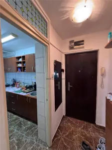 Apartament 2 camere cf 2 Semidecomandat Resita - foto 10