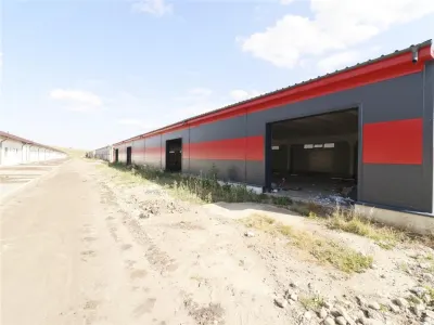 Hale 600 mp, renovate 2022, acces catre E583, Zona Lear - Iasi