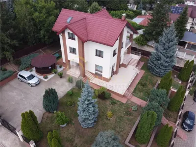 Vila exclusivista de vanzare in Iasi, design impunator,  localizare excelenta. - foto 2