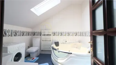Vila exclusivista de vanzare in Iasi, design impunator,  localizare excelenta. - foto 23