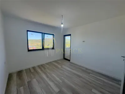 Vila individuala de vanzare in Barnova, zona retrasa si linistita - foto 15