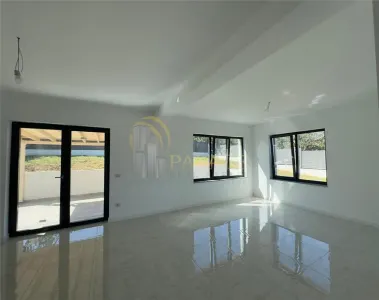 Vila individuala de vanzare in Barnova, zona retrasa si linistita - foto 3