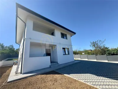 Vila individuala de vanzare in Barnova, zona retrasa si linistita - foto 23
