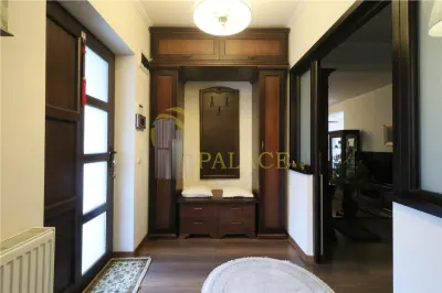 Vila individuala in Copou, 7 camere, 4 bai, garaj, beci, 280 mp util - foto 14