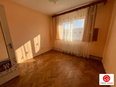 Apartament cu 4 camere de vânzare in Dambu - foto 3