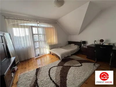 Casa de inchiriat in zona Moca de 380 mp utili, cu piscina si curte de 733 mp - foto 8