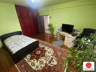 Casa cu 4 camere+spatiu comercial de vanzare in Unirii - foto 8