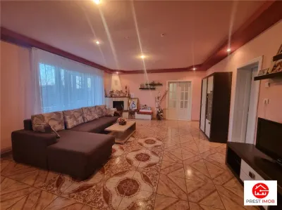 Casa de vanzare 4 camere  (+4 semifinisate ),12 arii teren, Unirii, Mures - foto 2