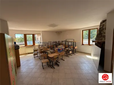 De inchiriat spatiu birouri, 10 birouri , 4 bai, garaj, 4 bai si teren 10 arii,Sancraiul de Mures - foto 17