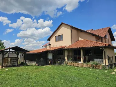 Casa Individuala - mobilata utilata - zona buna - 200 mp utili - teren 600 mp - panouri solare - foto 3