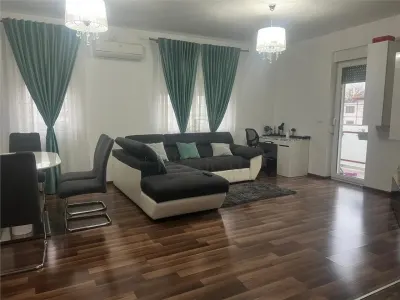 LIPOVEI | 3 CAM | ET.1 | 1xPARCARE | INCALZIRE PARDOSEALA | MOBILAT - UTILAT || - Timisoara