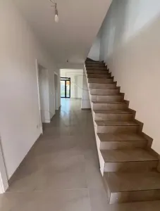 Duplex superb - bucatarie inchisa - dormitor la parter - foto 3