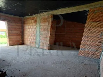 Duplex despartit prin camera tehnica - langa asfalt - compartimentare excelenta - dormitor la parter - foto 7