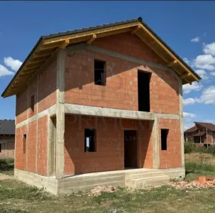 Casa la rosu - zona buna - foto 2