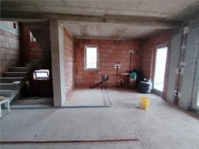 DUPLEX SPATIOS - ASFALT - POSIBILITATE CARPORT - foto 3