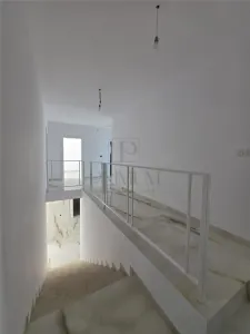 GIROC - CASA INDIVIDUALA - GARAJ - TOATE UTILITATILE - ZONA EXCELENTA - TOATE UTILITATILE - foto 9