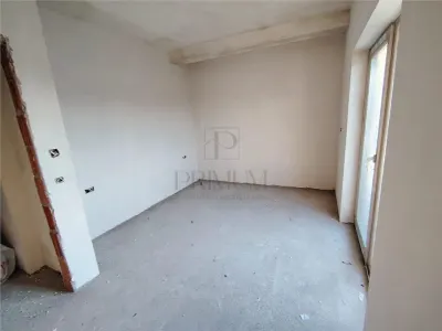 Duplex superb - Separat prin spatiu de depozitare - bucatarie inchisa - foto 4