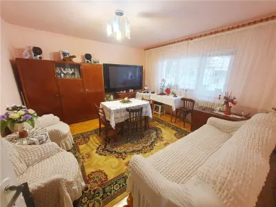 GIROCULUI - 3 CAM - DECOMANDAT  - 2BAI - SPATIOS - BLOC ANVELOPAT - ZONA LINISTITA - Timisoara