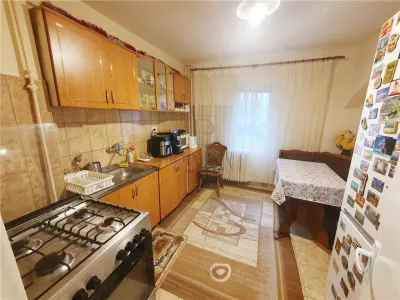 GIROCULUI - 3 CAM - DECOMANDAT  - 2BAI - SPATIOS - BLOC ANVELOPAT - ZONA LINISTITA - foto 4